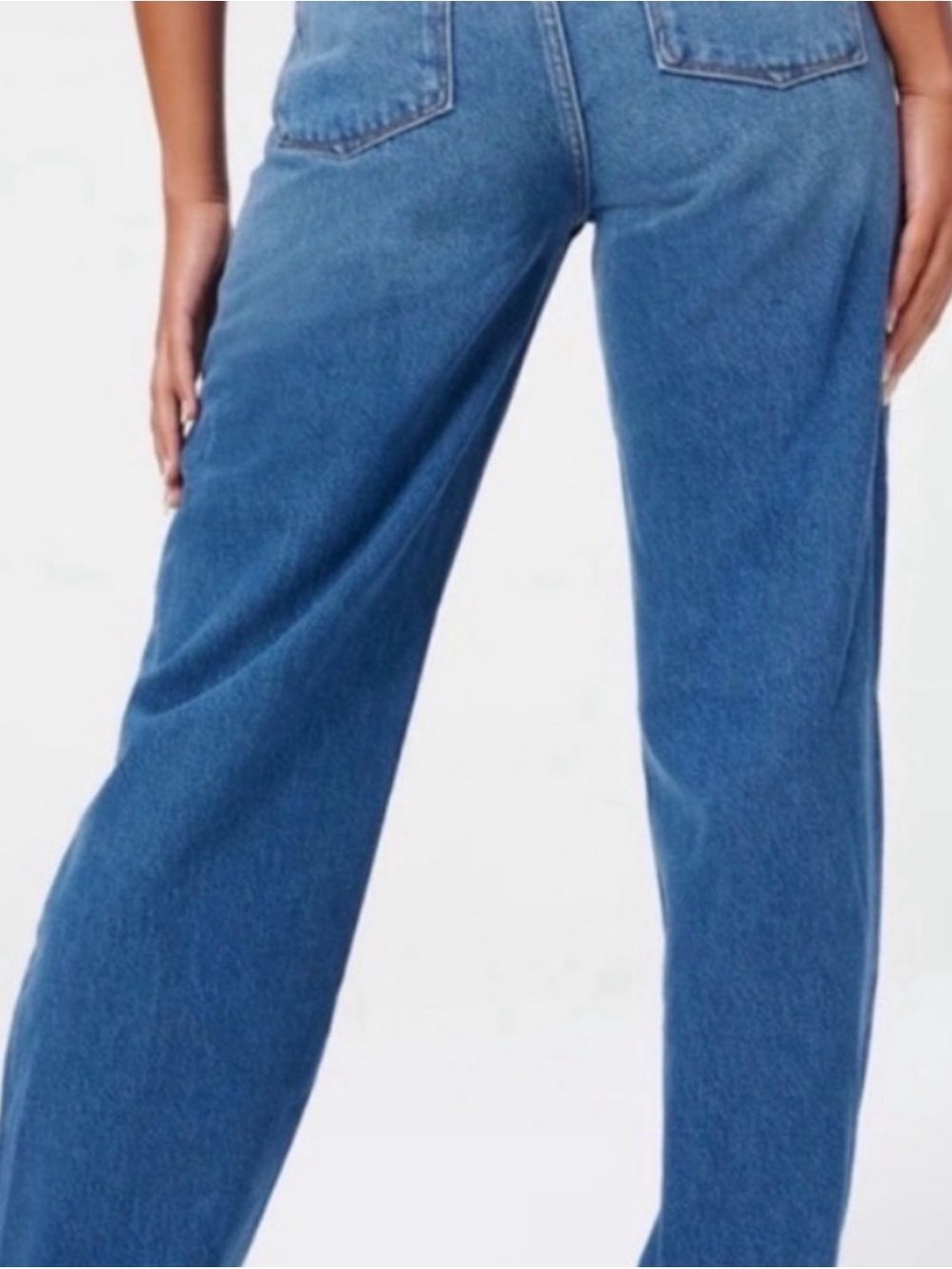 Good American Relaxed Wide-Leg Jeans in Blue - Picture 3 of 3